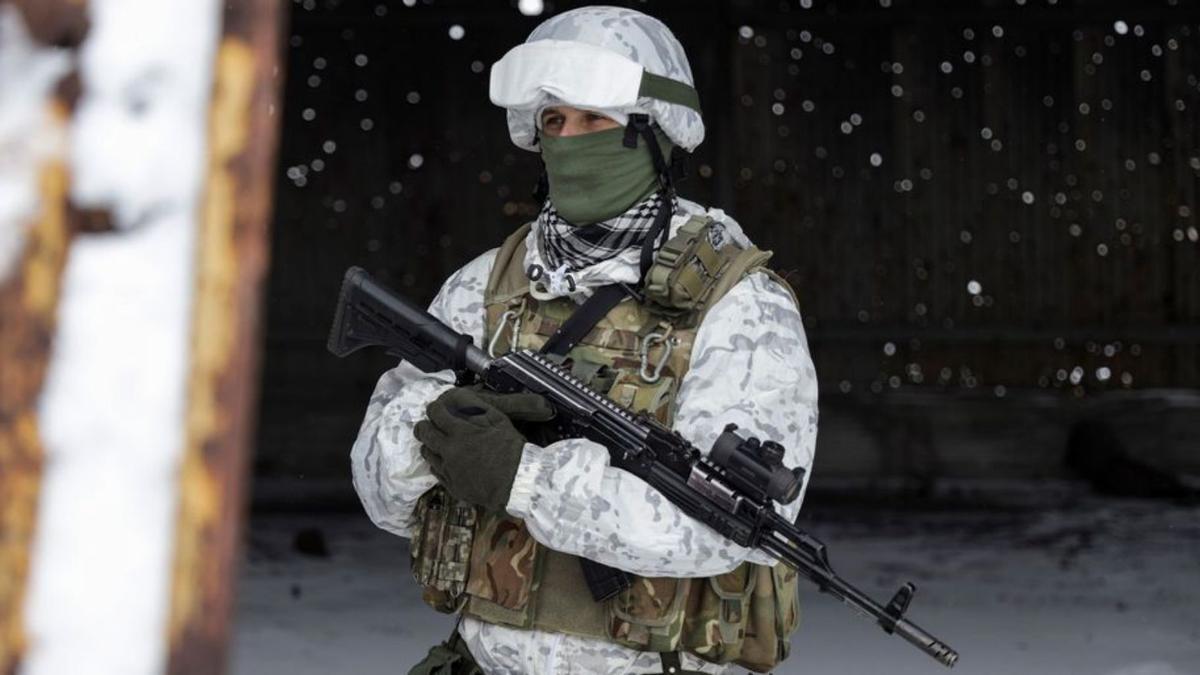 Un militar ucraïnès en una línia de front a prop de Donetsk | STANISLAV KOZLIUK/EFE/EPA