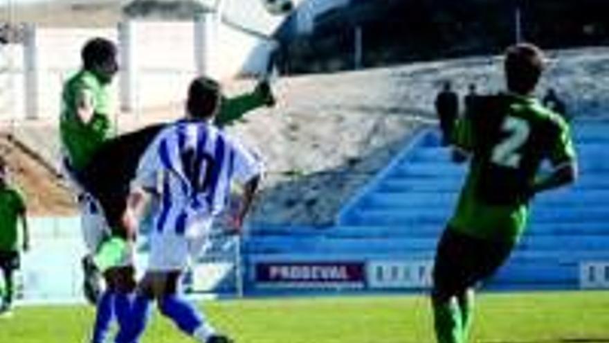 Goles, canastas... y el enorme espectáculo del trial en Badajoz