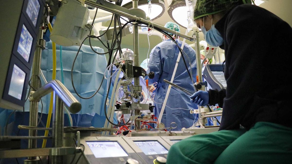 La Fe cuenta con la primera unidad de enfermería especializada en cirugías en las que se detienen las funciones del corazón y pulmones.