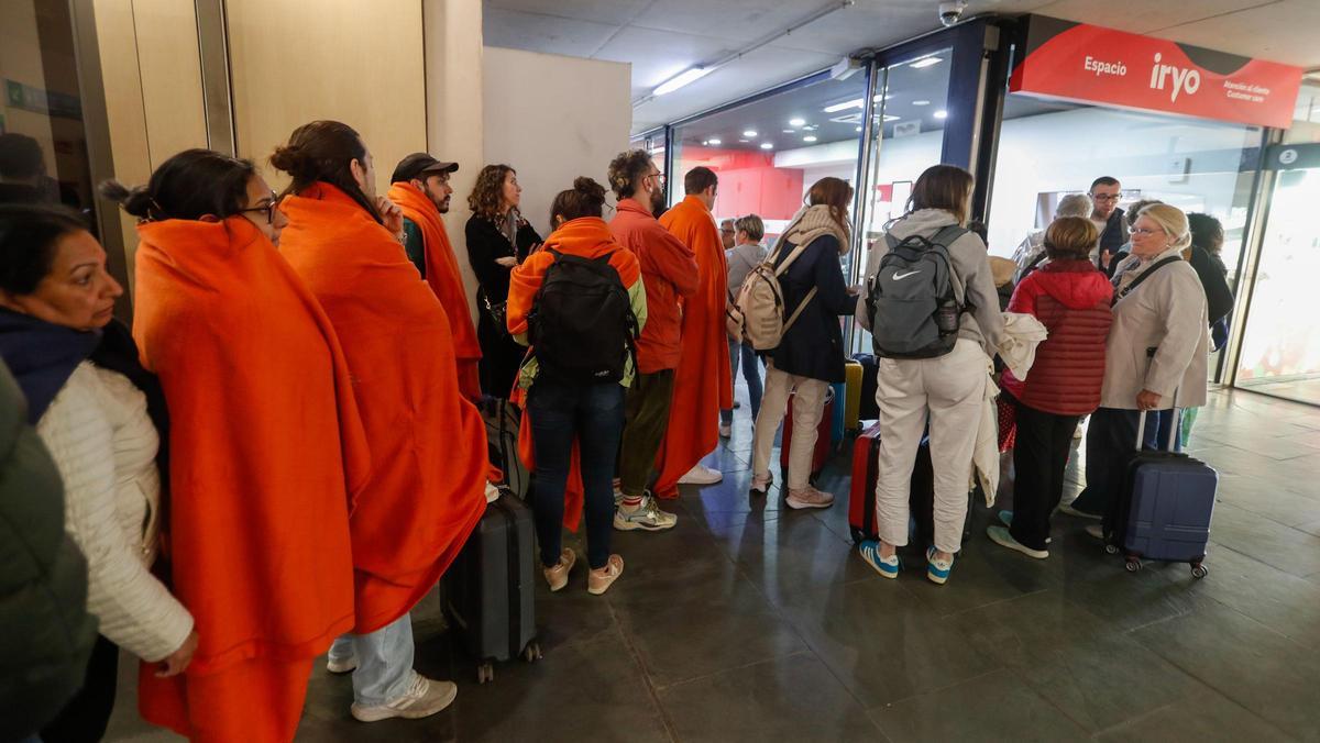 En directo | Aena asegura que los aeropuertos funcionan ya con normalidad