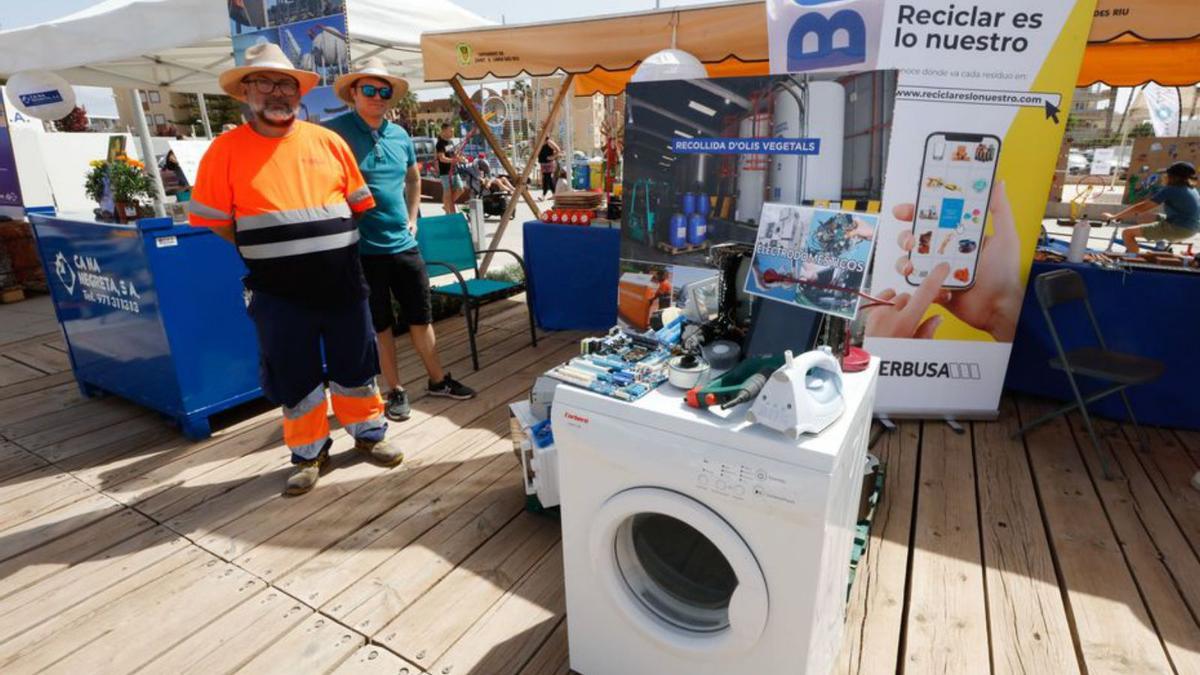 Muestra de electrodomésticos que se deben reciclar. | J. A. RIERA