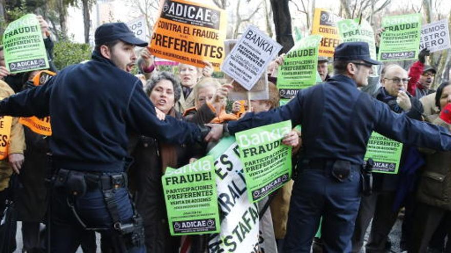 Protesta de los afectados por las preferentes de Bankia.