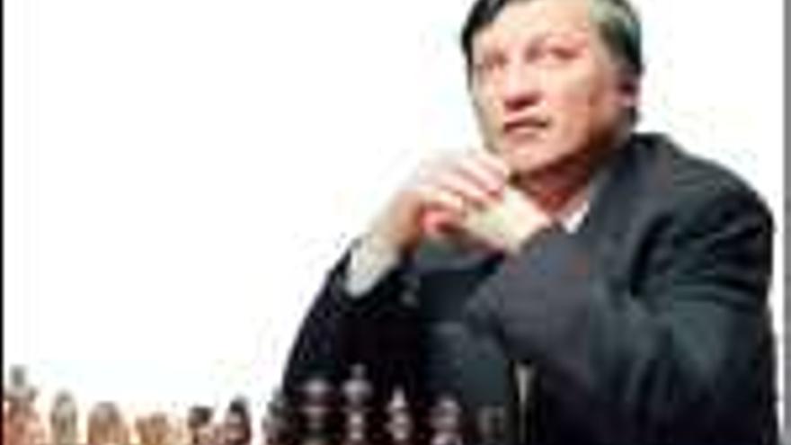 Anatoli Karpov, Ex campeón del mundo de ajedrez: &quot;El nivel del ajedrez profesional ha bajado en los últimos años&quot;