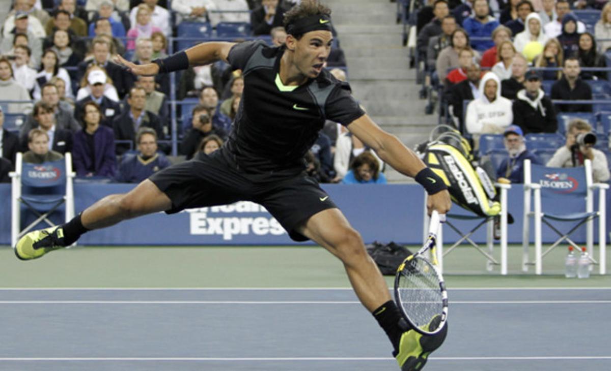 Rafael Nadal torna un tir a Fernando Verdasco en els quarts de final del torneig de tennis Open dels EUA a Nova York. El mallorquí ha guanyat el matx en 3 sets i torna, per tercer any consecutiu, a la semifinal.