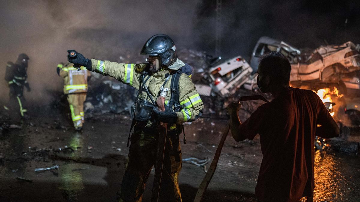 Declarado un fuego en el desguace de Ca Na Negreta