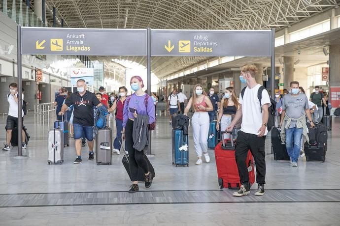 Llegada de un vuelo de TUI a Fuerteventura