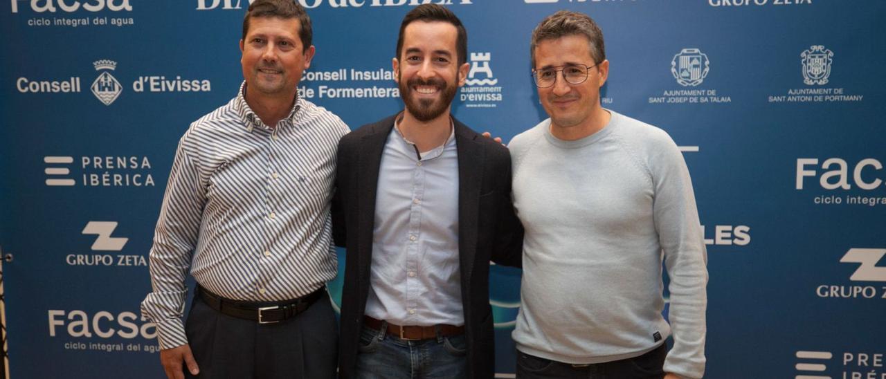 El concejal en Sant Antoni José Ramón Martín (izquierda), Javier Torres y Roberto Algaba. | VICENT MARÍ