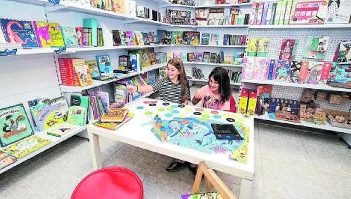 El espacio cuenta con una ludoteca y biblioteca para los pequeños. | SERGIO G. CAÑIZARES