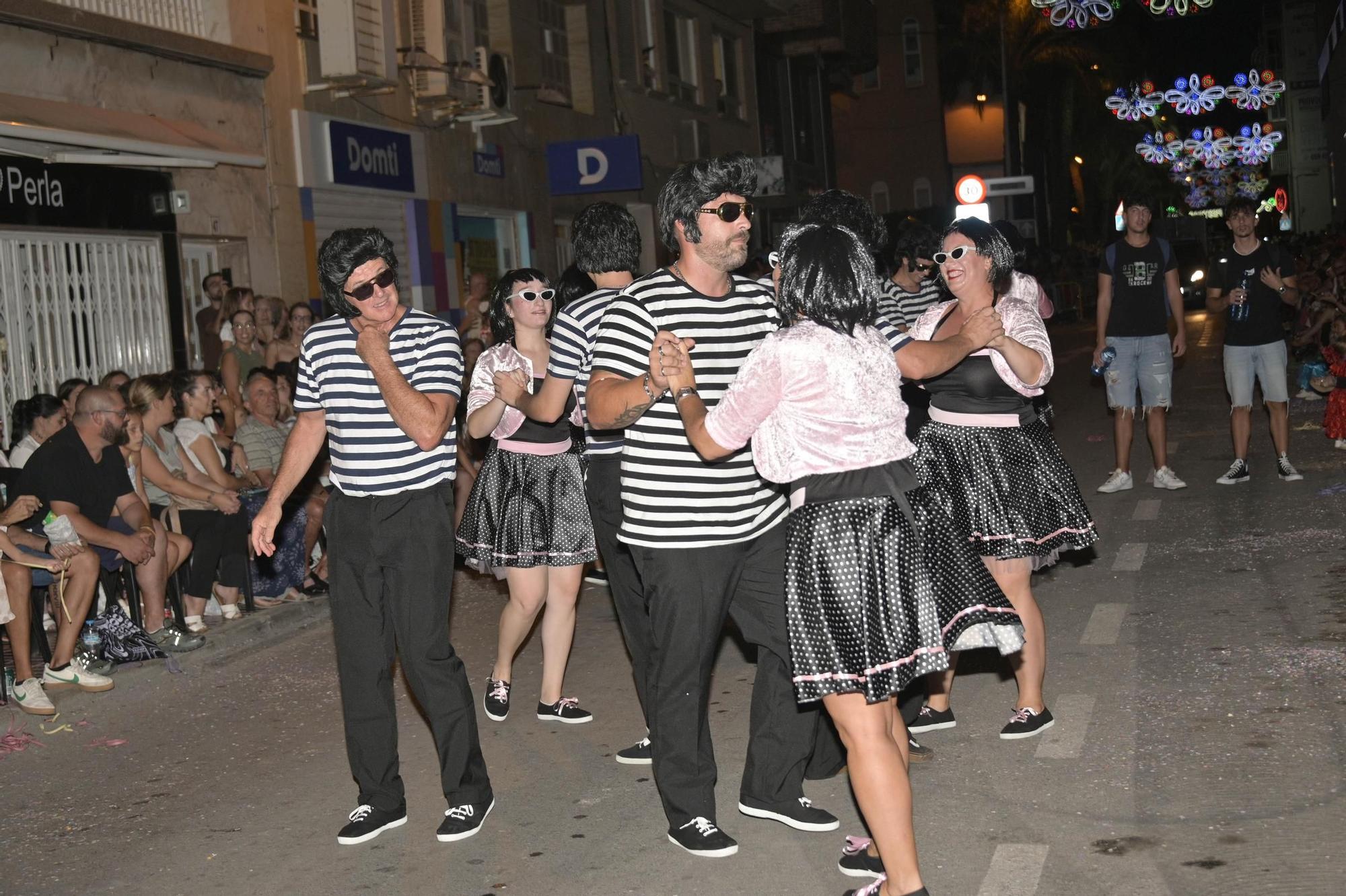 Derroche de musica y color en Santa Pola