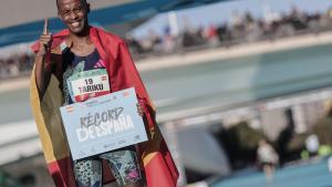 Tariku Novales, tras reventar el récord de España del Maratón en Valencia.