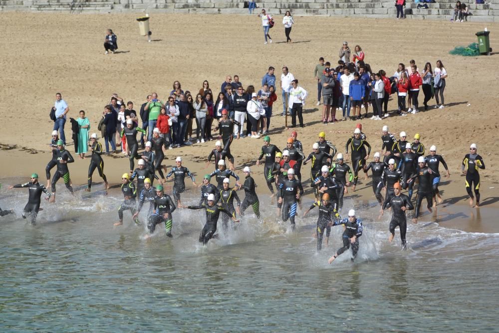 Neptuno bendice a Jacobo Garrido en San Amaro