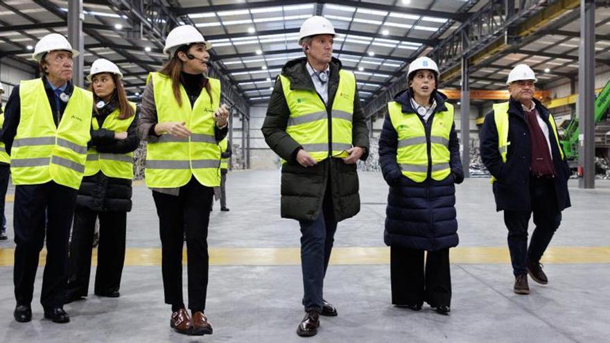 El presidente de la Xunta, Alfonso Rueda, encabezó el acto oficial de inauguración. |  LCO