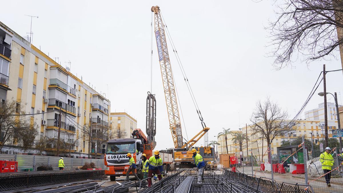 Obras de la línea 3 del metro de Sevilla en la zona de la Macarena