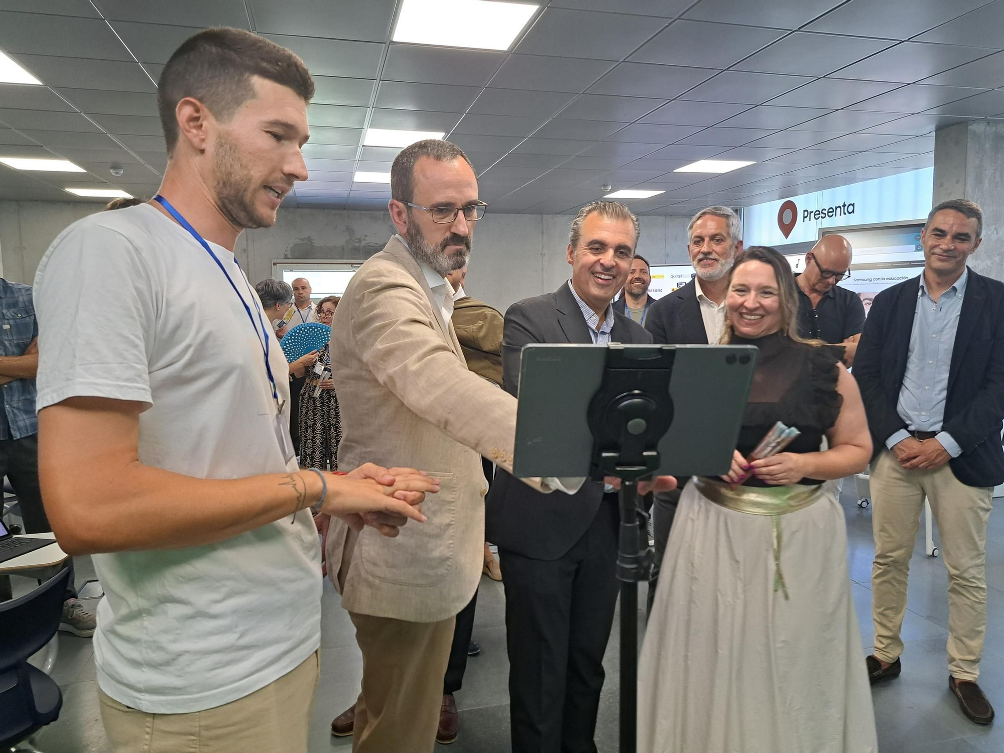 FOTOS | Un 'aula del futuro' en Mallorca para enseñar a los docentes a usar la tecnología de forma responsable