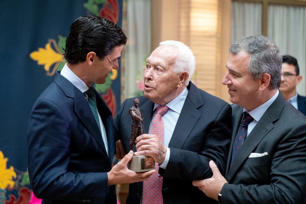Pablo Aguado y Curro Romero en el Real Círculo de Labradores de Sevilla