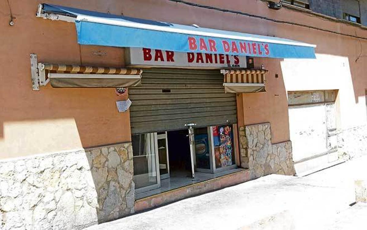 Cerrado el bar de Palma en el que sacrificaban y desplumaban palomas