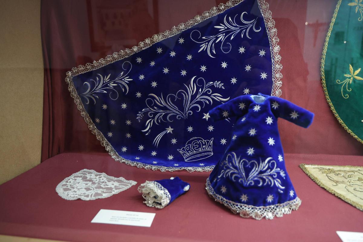 Galería | Así es la exposición de mantos de la Virgen de la Montaña Primigenia de Cáceres Galería | Así es la exposición de mantos de la Virgen de la Montaña Primigenia de Cáceres