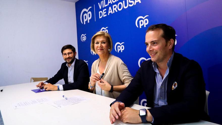 La portavoz del PP, Ana Granja, flanqueada por sus compañeros Juan Andrés Bayón y Jesús Rey, presentó ayer las propuestas conservadoras al Presupuesto.