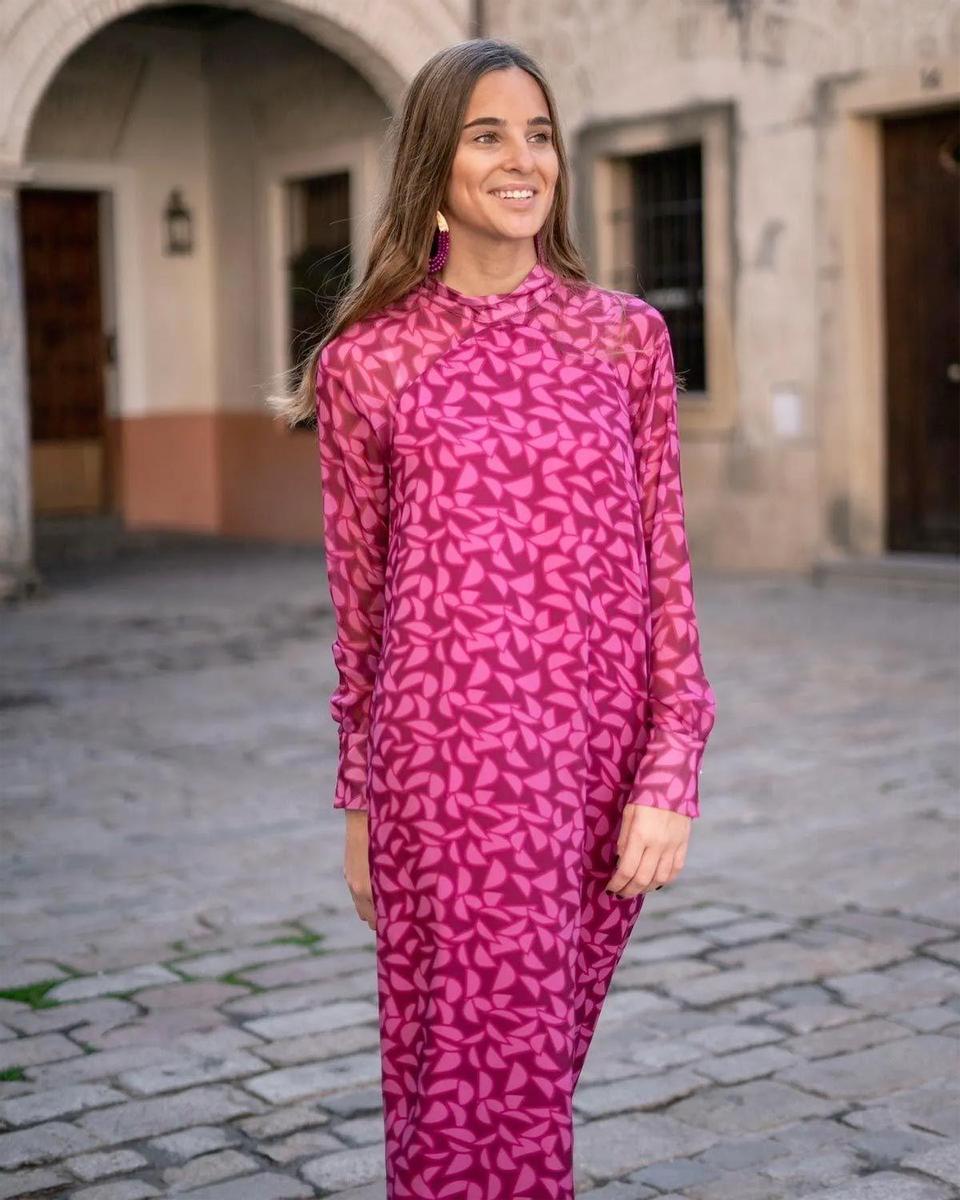 Vestido de invitada estampado, de The Nook Store