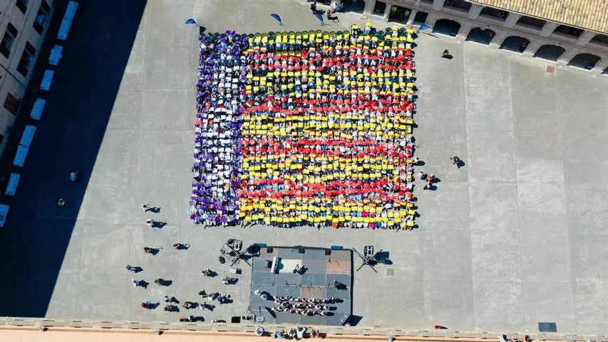 VÍDEO | Un millar de escolares mallorquines reivindican el "valor cultural" de La Balanguera en la Misericòrdia de Palma