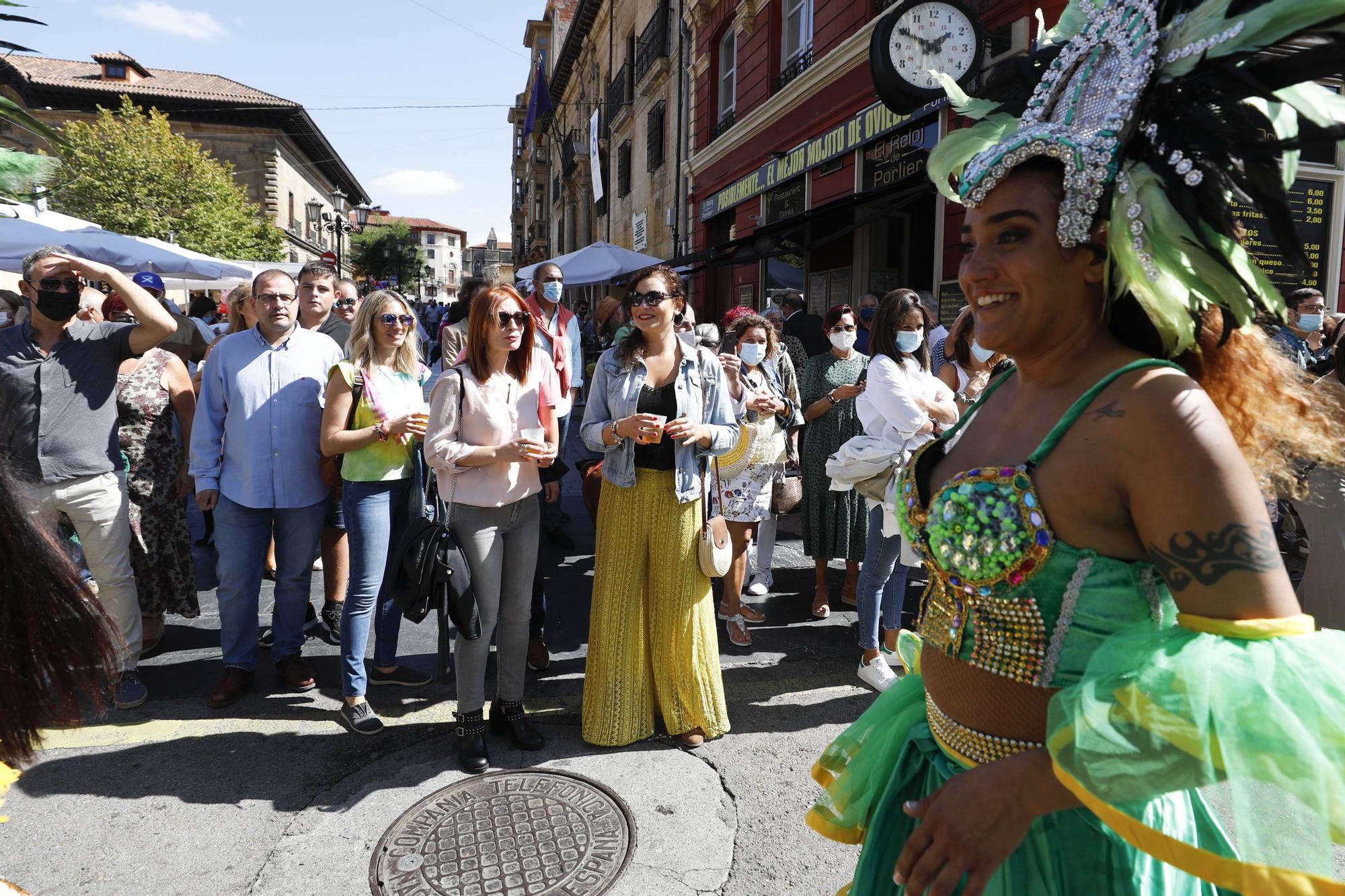 El mini desfile del Día de América en Asturias de San Mateo 2021