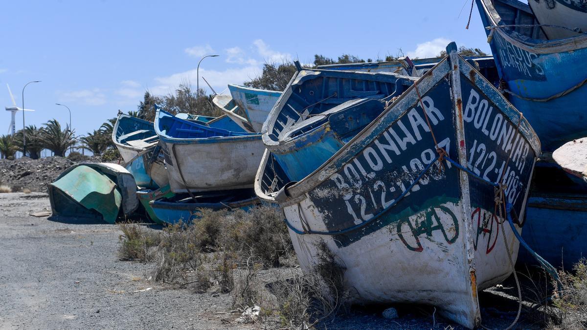 Cayucos y pateras en Mogán