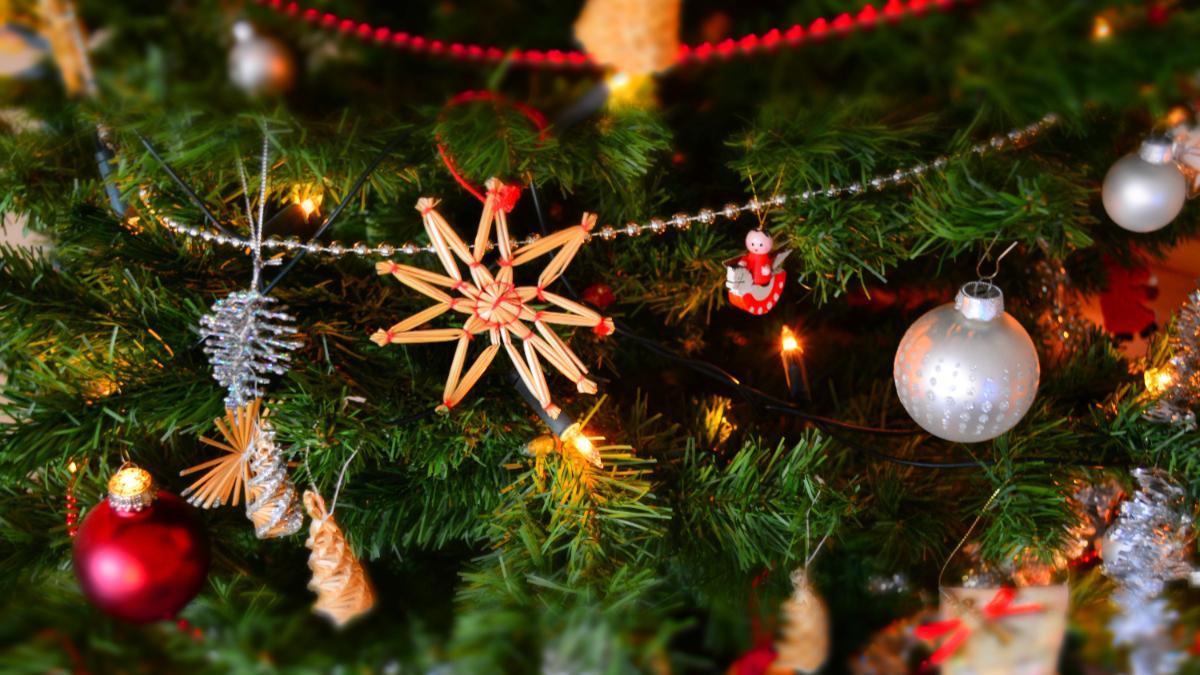 Las tradiciones navideñas con las que atraerás amor, suerte y dinero para el próximo año