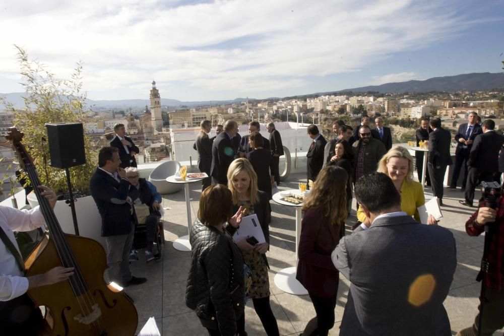 El president de la Generalitat, Ximo Puig, inaugura la nueva sede de Caixa Ontinyent