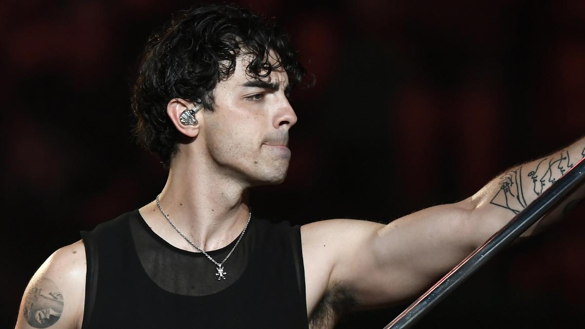 Joe Jonas va a por su Oscar de actuación: a lágrima viva al hablar de Sophie Turner, su ex, en un concierto