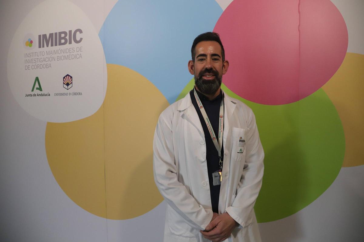 El enfermero e investigador del Imibic Pedro Arévalo.