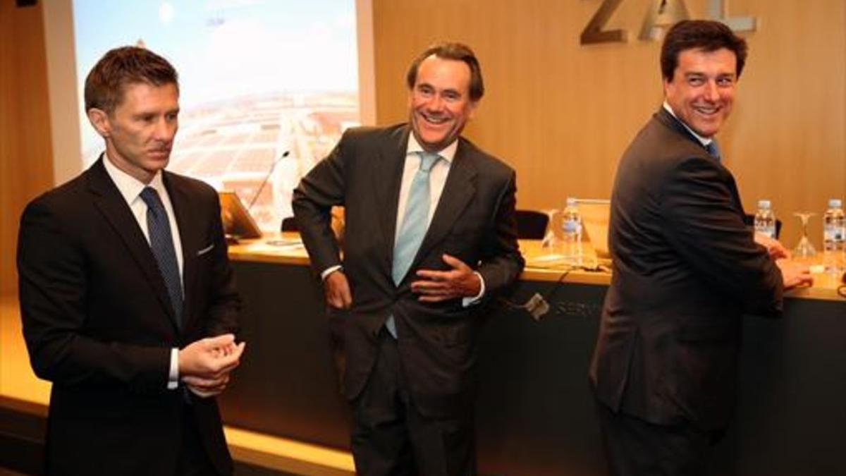 Alfonso Martínez, director general de Cilsa; Sixte Cambra, presidente de Port de Barcelona, e Ismael Clemente, consejero delegado de Merlin Properties.