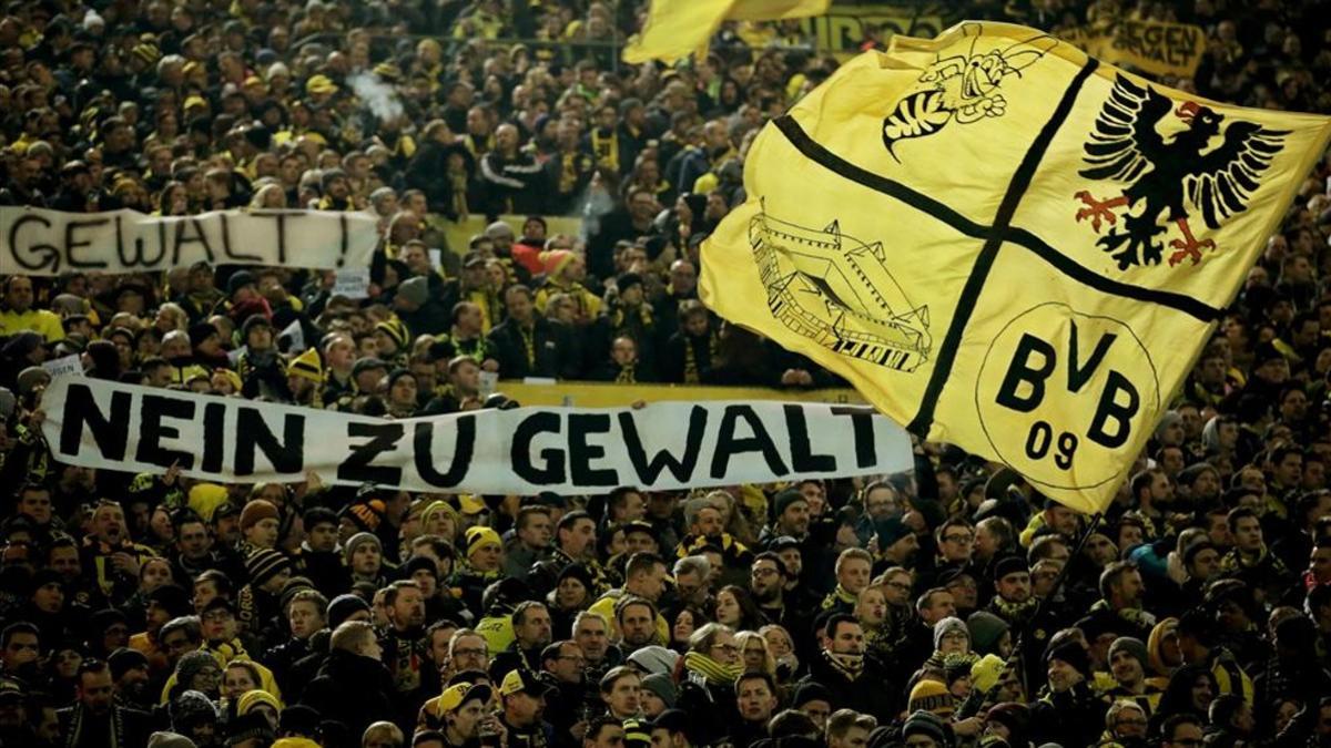 La afición del Dortmund pidió disculpas por lo sucedido