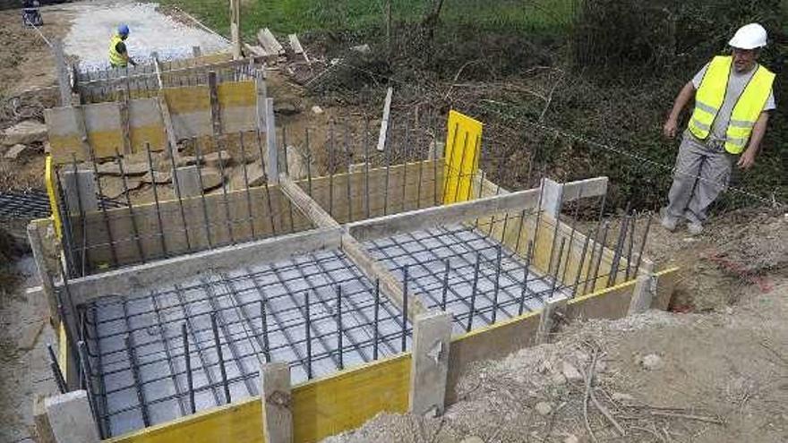 Un puente en Vilanova garantiza accesos a fincas aisladas por las obras del TAV