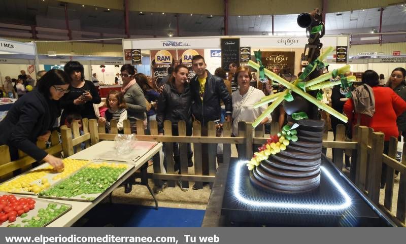 GALERÍA DE FOTOS -- Los castellonenses disfrutan del chocolate y la panadería artesana en Chococas