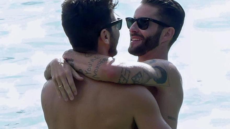 Pelayo Díaz y su marido Andy McDougall disfrutan de Ibiza