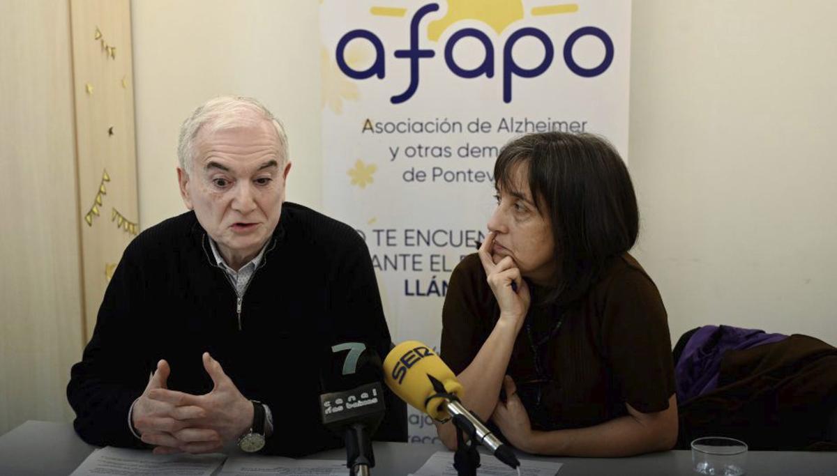 José Manuel Fontenla y Pepa Vázquez, en rueda de prensa.