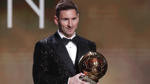 Messi besa la seva setena Pilota d’Or