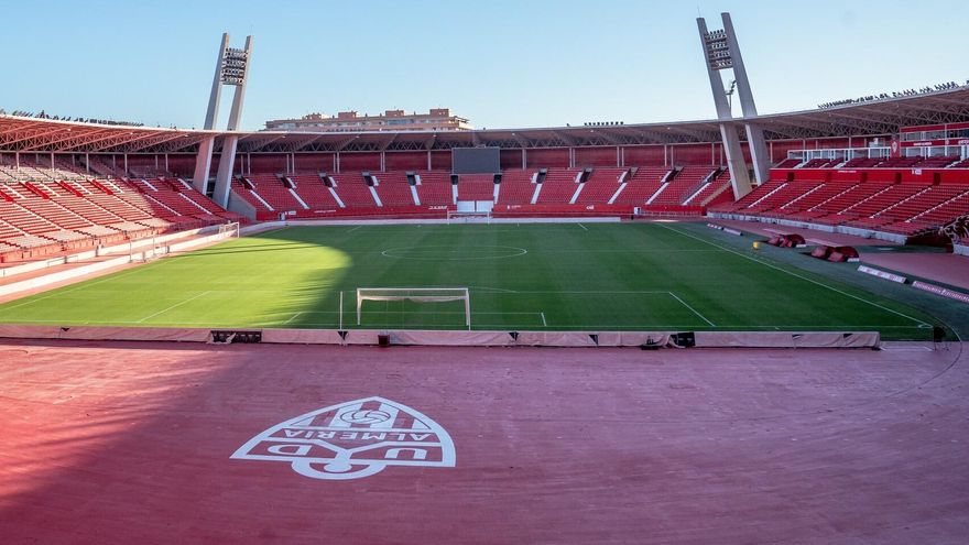 Aplazado por el apagón el Almería-Racing de Ferrol