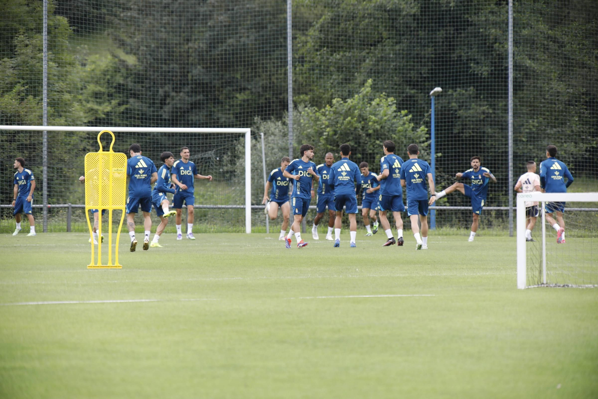 En imágenes: así fue la primera sesión de entrenamientos de Primera en El Requexón con Rodón, Reina y Domingues