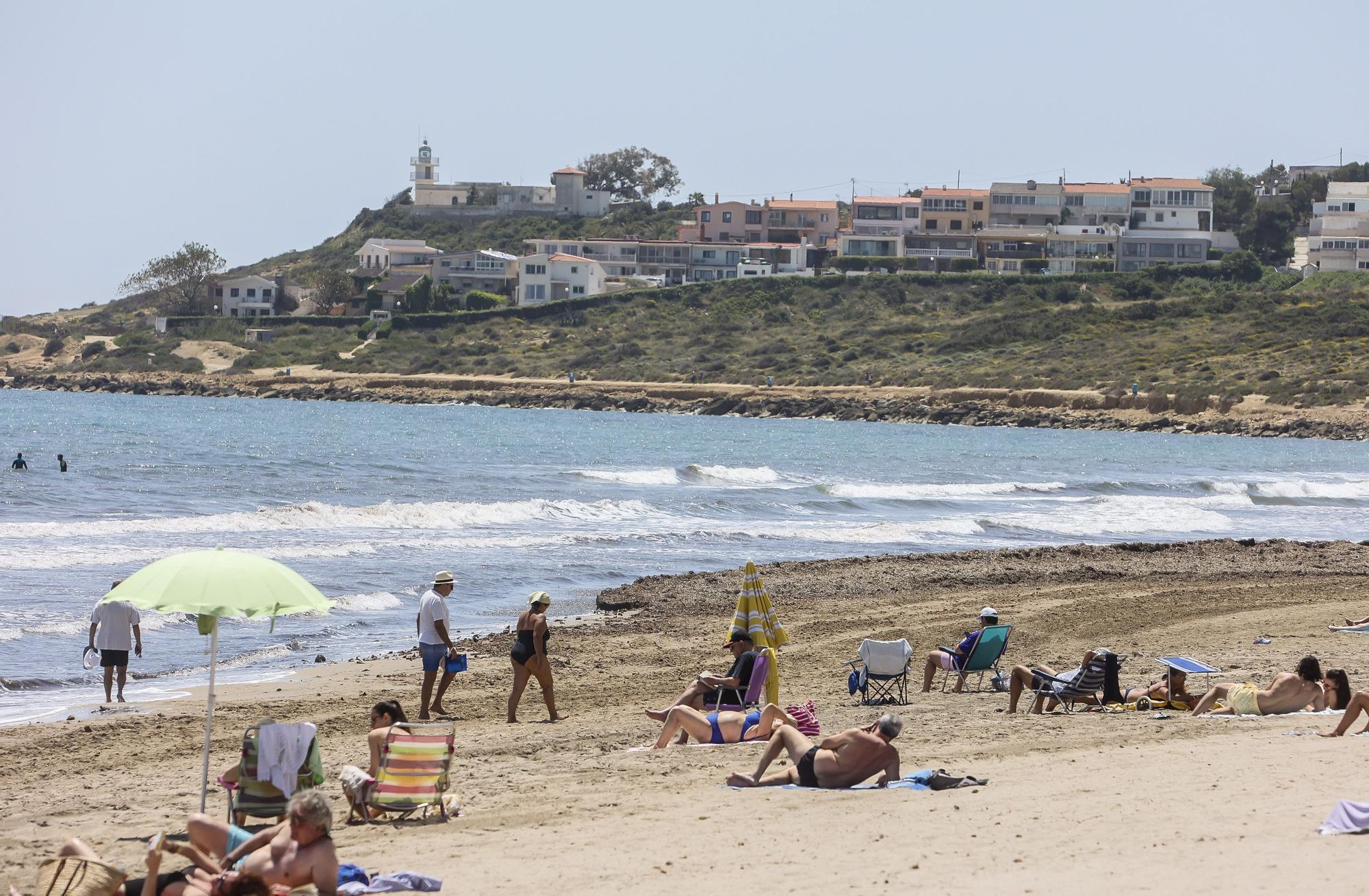 Playas preparadas para la temporada alta en Alicante (2022)