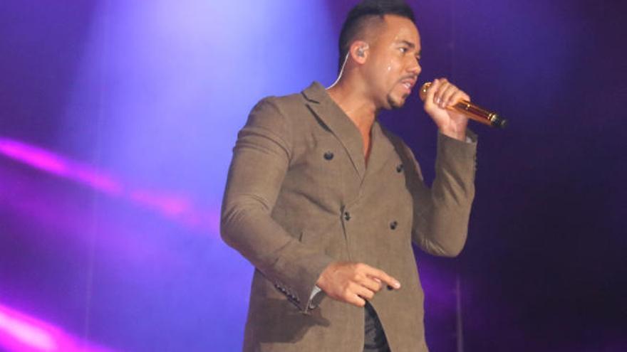 El cantante latino Romeo Santos, rey de la bachata, vuelve a Canarias