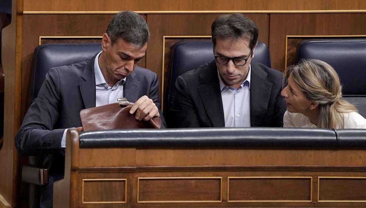 La sesión del Congreso con la comparecencia de Pedro Sánchez, en imágenes. La sesión del Congreso con la comparecencia de Pedro Sánchez, en imágenes.