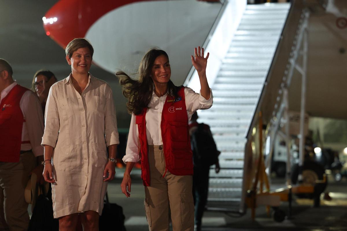 Letizia inicia su viaje de cooperación en Colombia