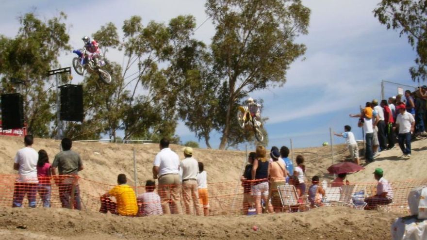 Los motores vuelven a rugir en el circuito de Los Conejos