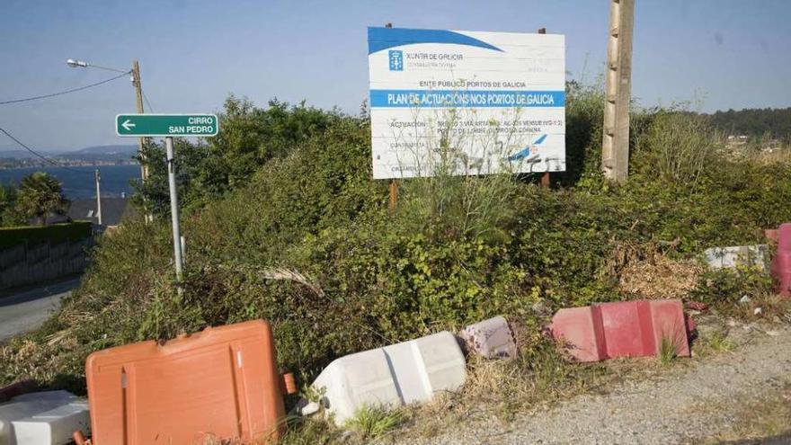 Estado de la vía ártabra en el acceso al puerto de Lorbé, incabado y cubierto de maleza