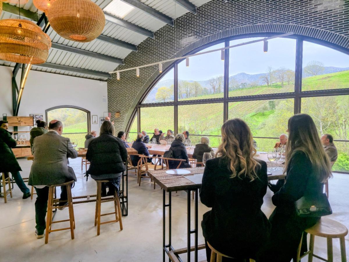 La zona de cata de las bodegas, durante la degustación efectuada este lunes.