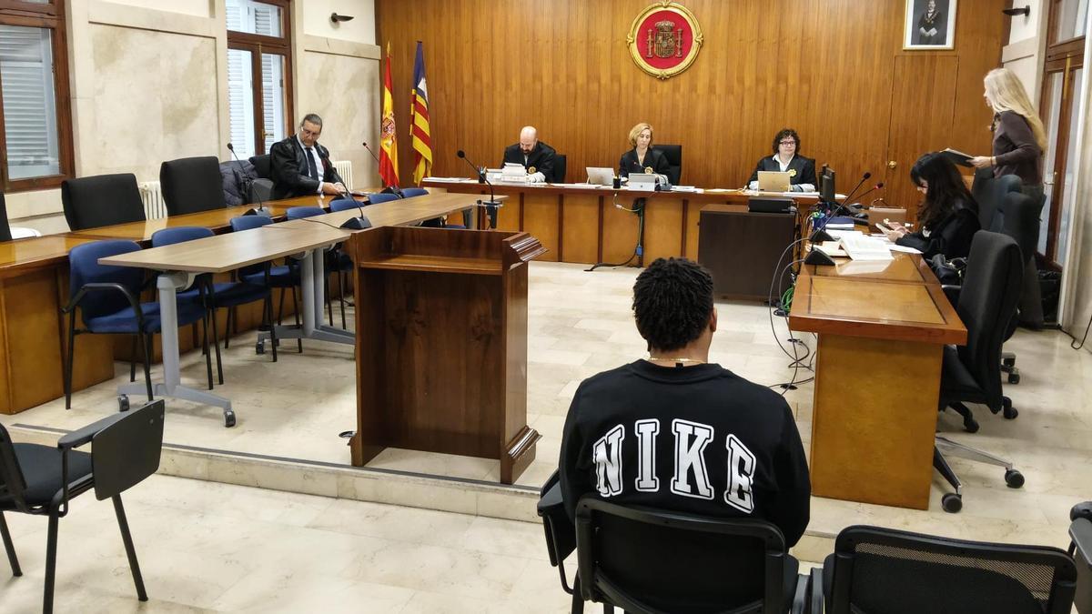 El acusado, ayer en la Audiencia Provincial de Palma.