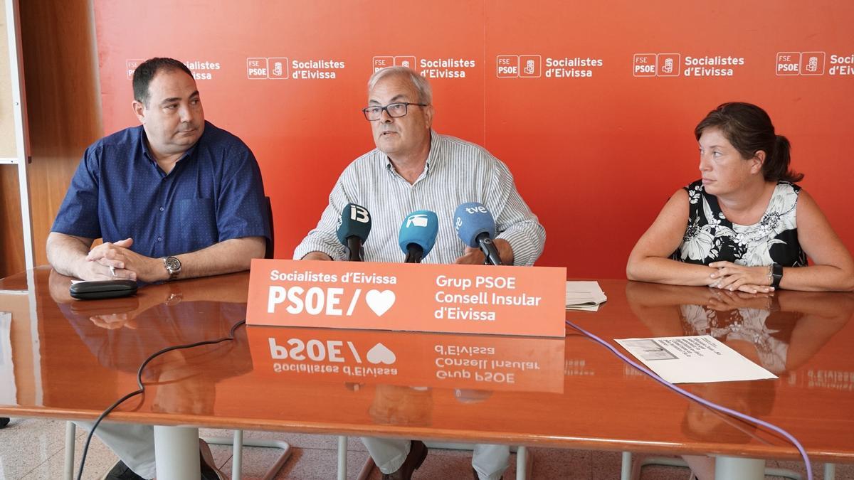 Víctor Torres, Vicent Torres y Silvia Limones, esta mañana en rueda de prensa.