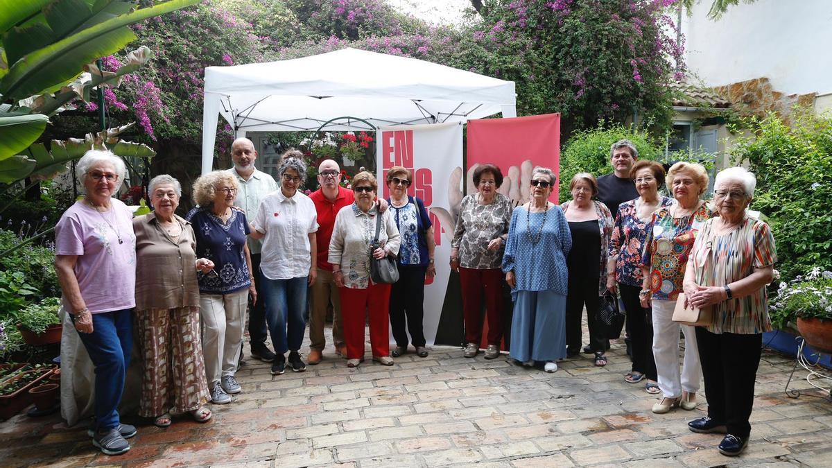 Las mujeres que han participado en 'Viejas al timón', antes de comenzar la cita.