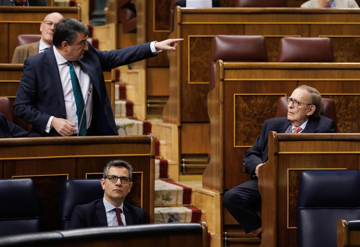 Aitor Esteban apela a Ramón Tamames en la reciente moción de censura.